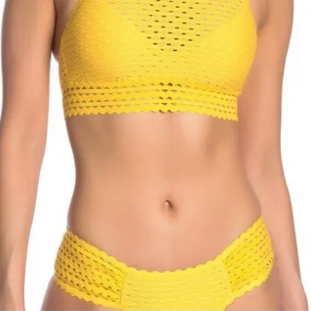 NWT Robin Piccone Chira Sun Glow Halter Bikini Top Size Small Rik Rak